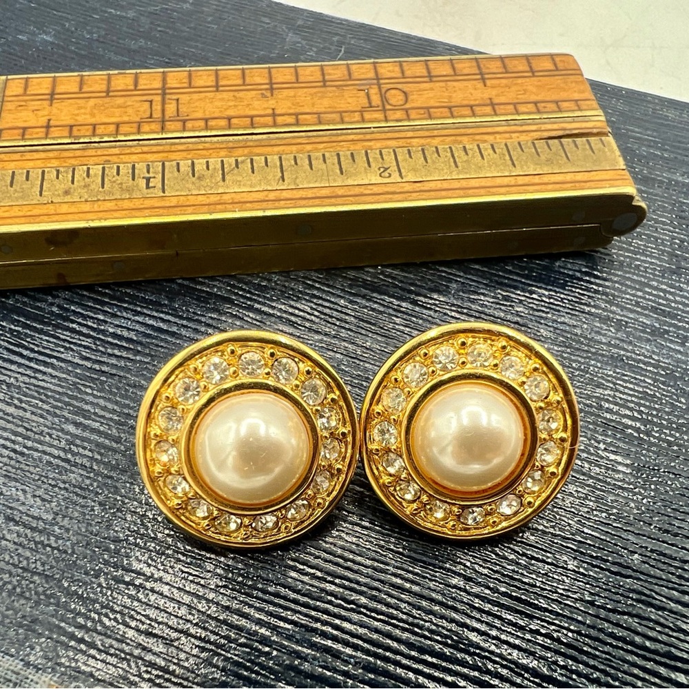 Vintage NAPIER classic pierced earrings gold tone rhinestones faux pearl